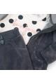 Σετ κοριτσιού 3 τεμαχίων βελούδινη φόρμα  (μπλούζα πουά,ζακέτα,παντελόνι) σε γκρι ποντική χρώμα της εταιρίας Dirkje
